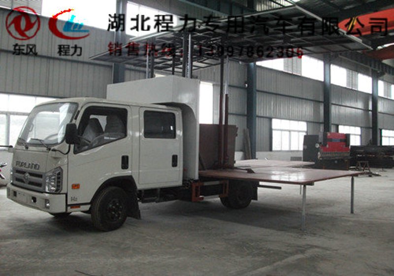 洒水车:现代城市清洁的绿色力量